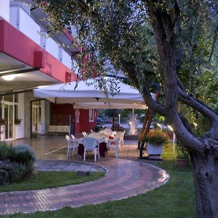 Hotel Lo Zodiaco Abano Terme Exterior foto